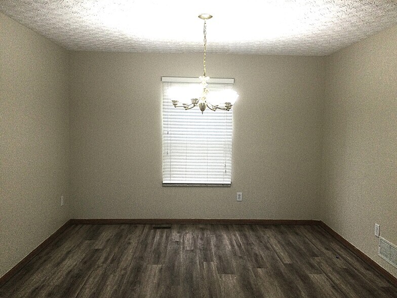 Building Photo - 1915 Berwick Ct