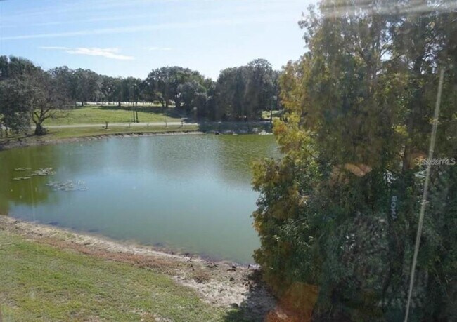 Building Photo - 202 Country Ln NE