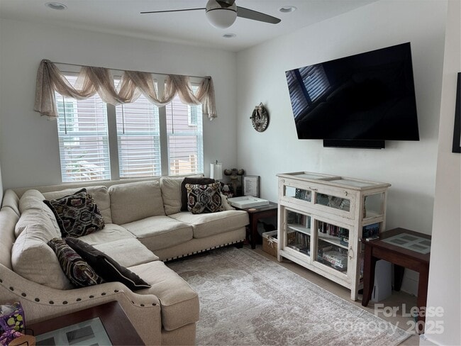 Building Photo - 2009 Hamorton Pl