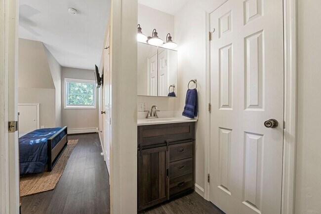 Building Photo - 1439 NY-9P