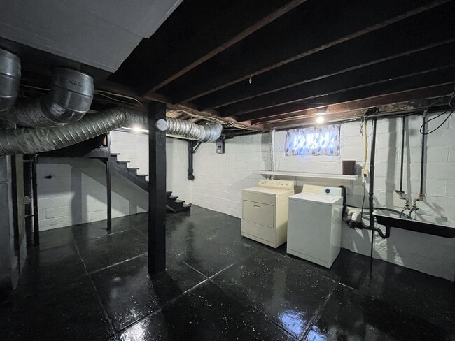 Building Photo - Clean 1 bedroom home