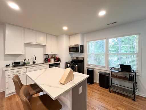Building Photo - Modern 3BD, 2BA Near Downtown Durham with Assigned Off-Street Parking and Backyard