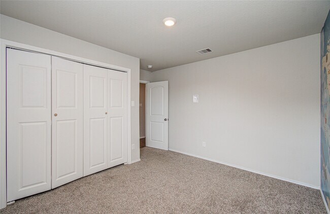 Building Photo - 20835 Medford Landing Ln