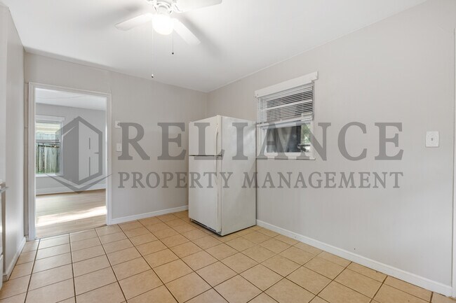 Building Photo - 1554 N Salina Ave