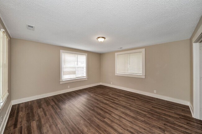 Building Photo - RARE 4BR Bessemer Beauty – Huge Space, Modern Updates & Low Move-In Costs!