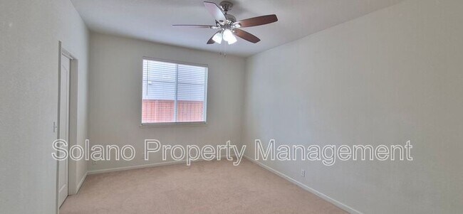 Building Photo - 2080 Mariposa Dr