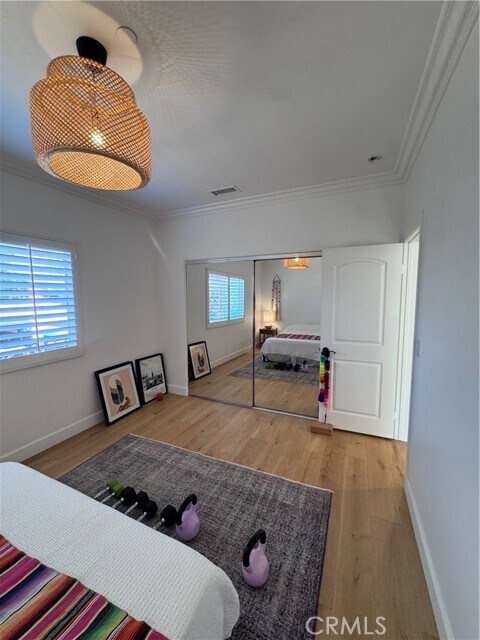 Building Photo - 2553 Santa Ana Ave