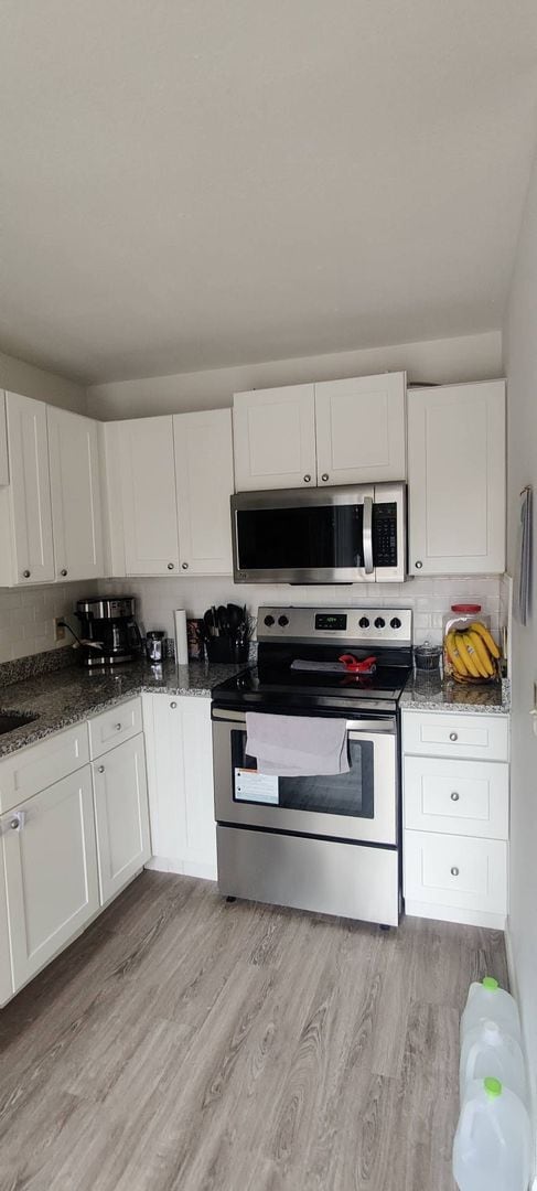 Building Photo - Beautiful 2 bedroom  2.5 bath duplex in qu...