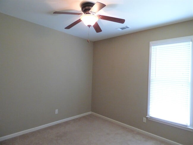 Building Photo - 3770 Abbeyglen Way