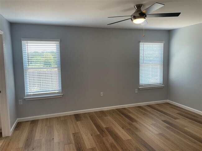Building Photo - 3401 Sand Dunes Ave