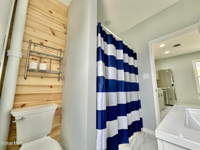 Building Photo - 37 High St