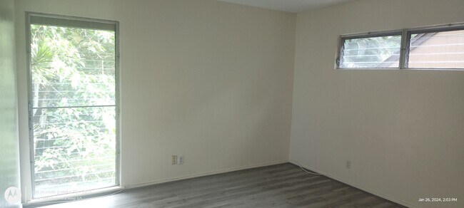 Building Photo - Beautiful 4 bed/ 2 bath/ 2 parking In Kaneohe