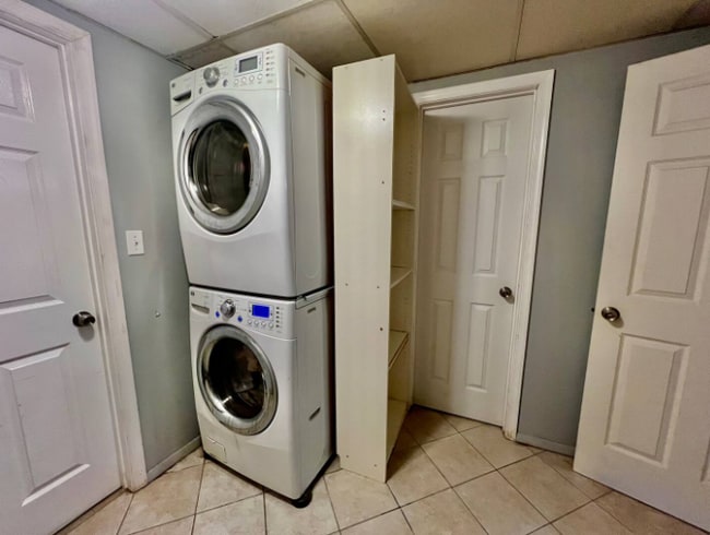 Building Photo - 9905 Ashburton Ln