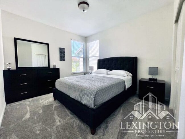 Building Photo - Stunning, 5BD/3BA Home, in West Sacramento with a Pool and BBQ!