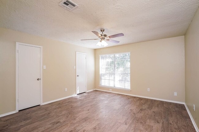 Building Photo - 4402 Dawn Creek Ln