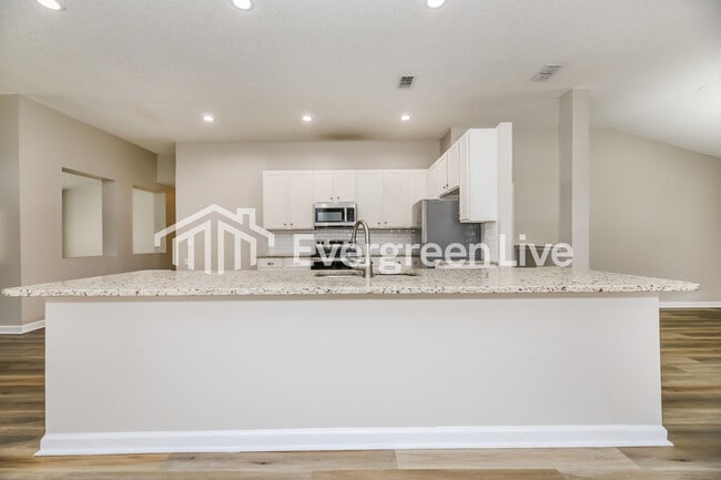 Building Photo - 12549 Lochloosa Ln