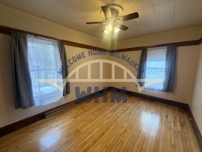 Building Photo - 642 E Conway St