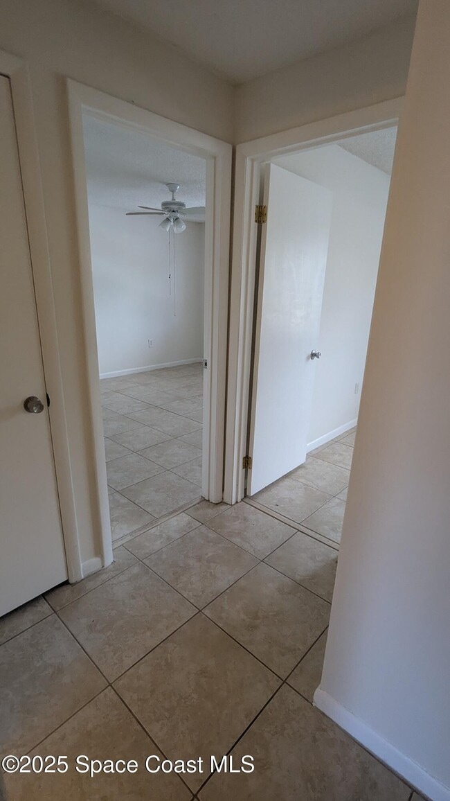 Building Photo - 215 San Juan Cir