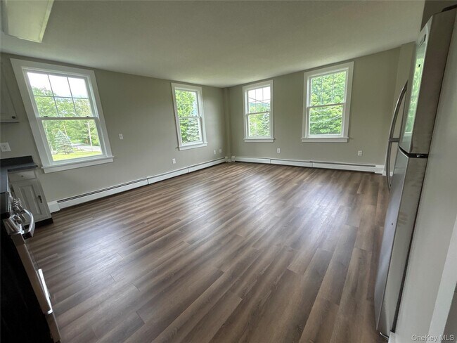 Building Photo - 173 S Amenia Rd