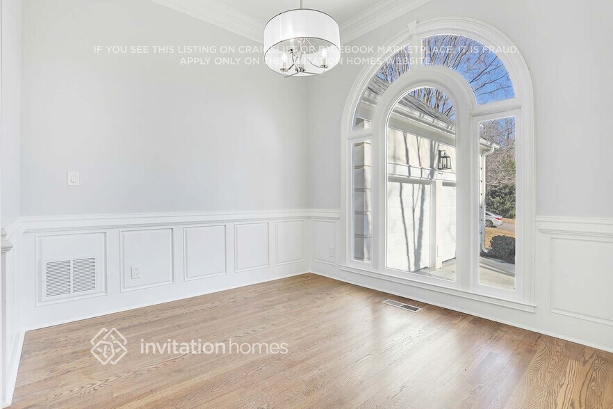 Building Photo - 1201 Bavarian Wood Close