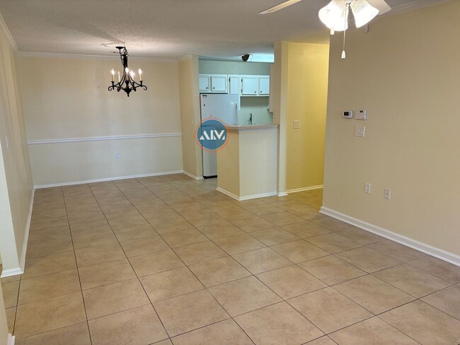 Primary Photo - Beautiful 3-Bedroom Villa in Charming Wood...