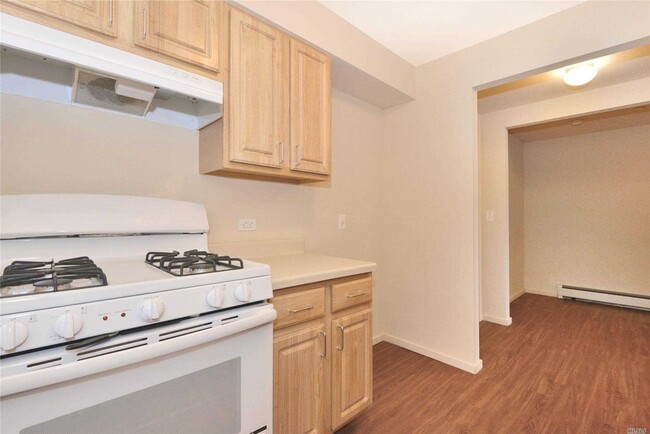 Building Photo - 420 Schroeders Ave