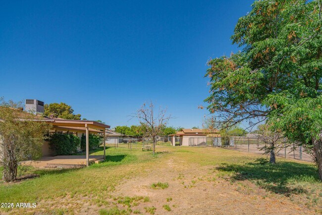 Building Photo - 5210 W Monte Cristo Ave