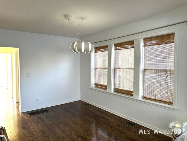 Building Photo - 2102 N Springfield Ave