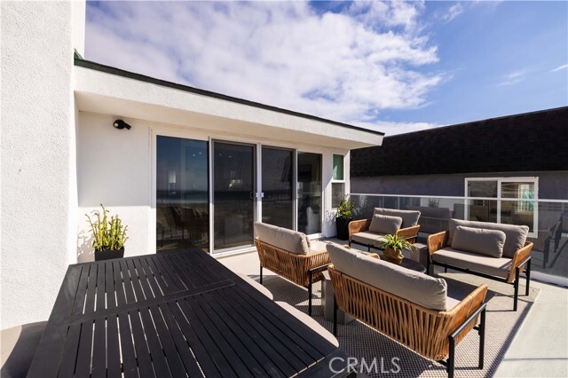 Building Photo - 3012 W Oceanfront