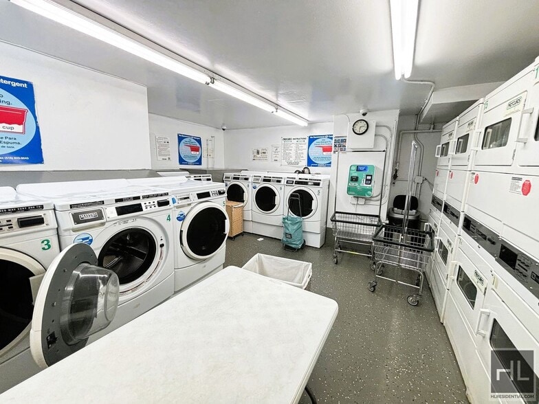 Building Photo - Fourth Avenue