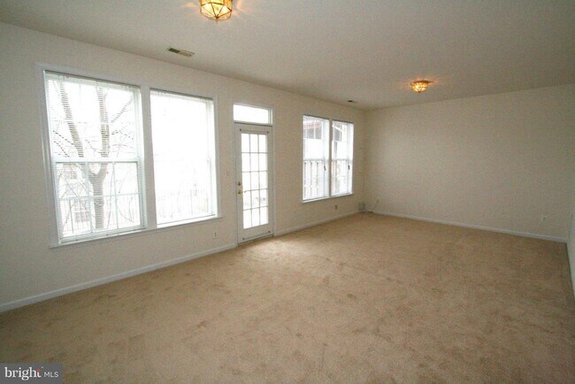 Building Photo - 46164 Aisquith Terrace