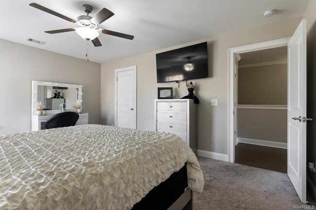 Building Photo - 522 Jeffrey Dr