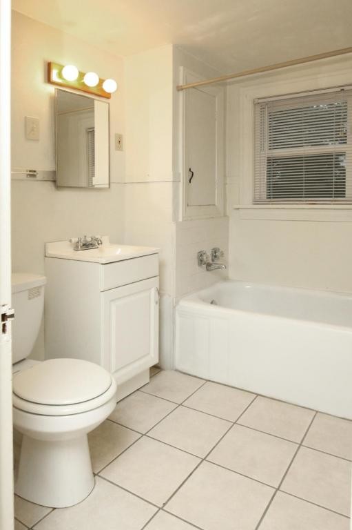 Building Photo - 228 West 16th Street