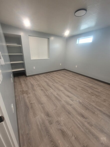 Building Photo - 168 E 70 S
