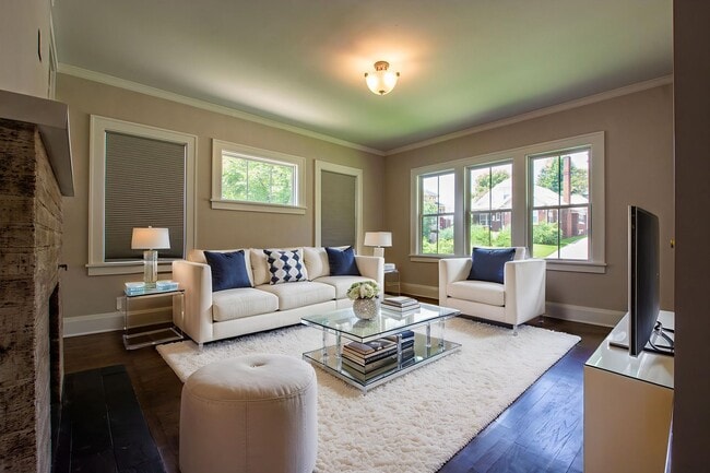 Building Photo - Adorable Brick 4 Bedroom Ranch with Finish...