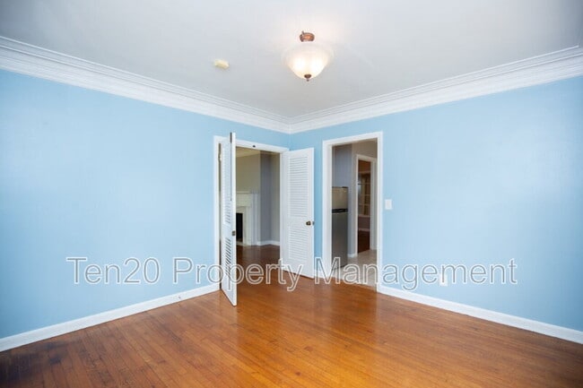 Building Photo - 1706 Wells Dr