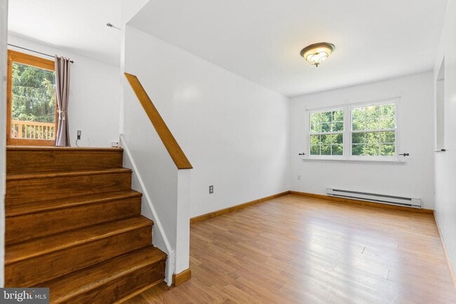 Building Photo - 172 Stirling Ct