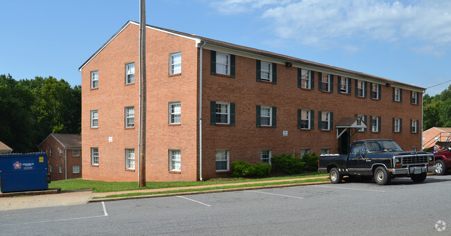 Building Photo - Waters at James Crossing