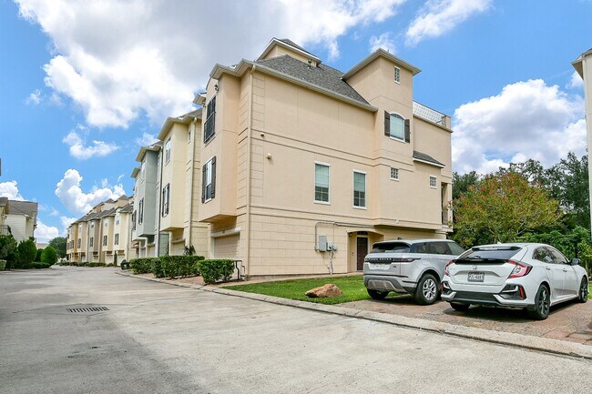 Building Photo - 9127 Harbor Hills Dr