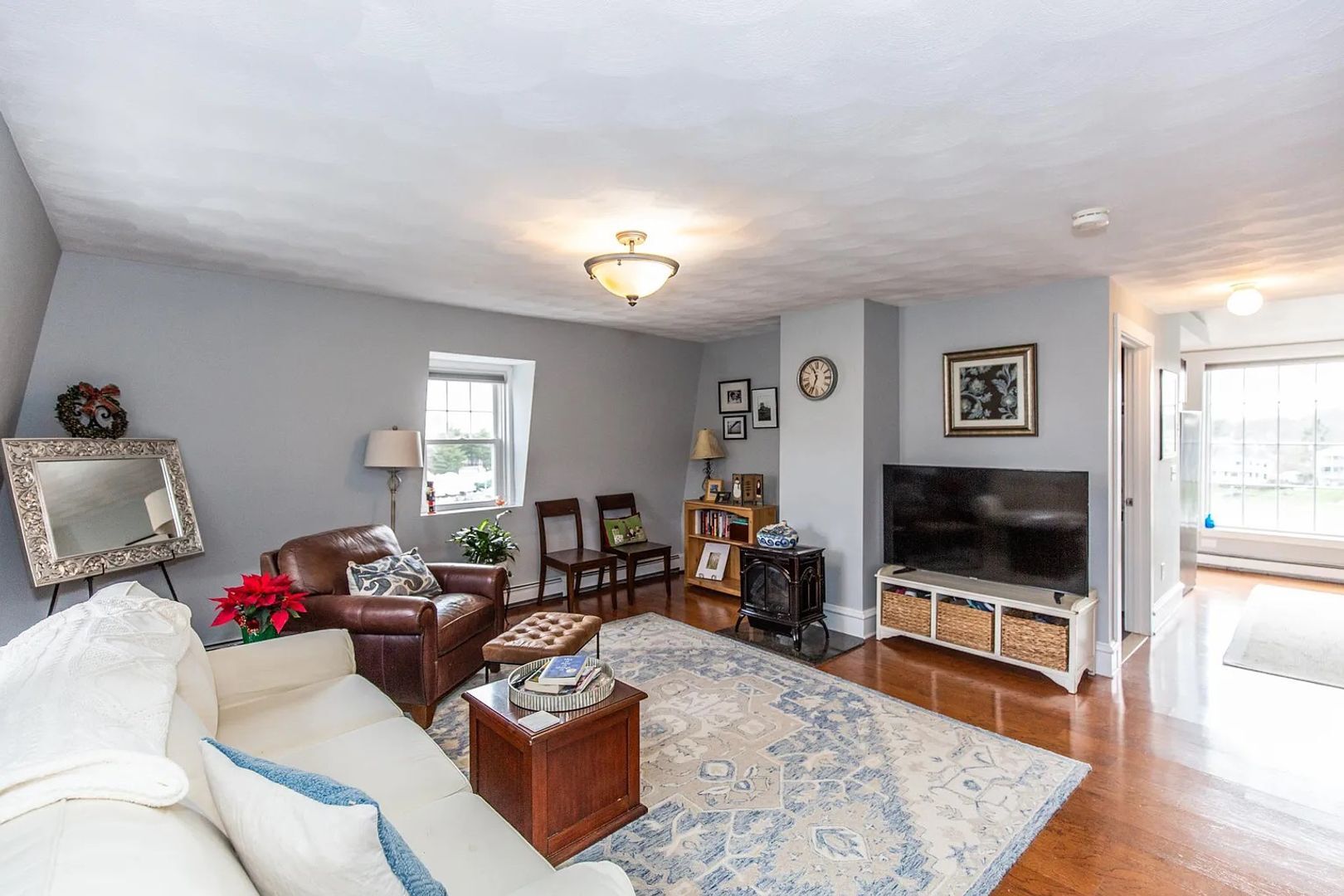 Building Photo - 6 George St