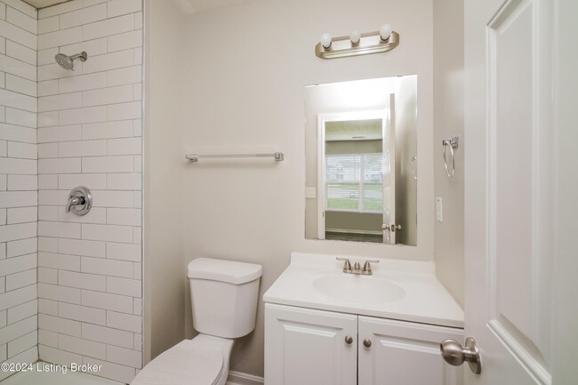Building Photo - 5817 Bannon Crossings Dr