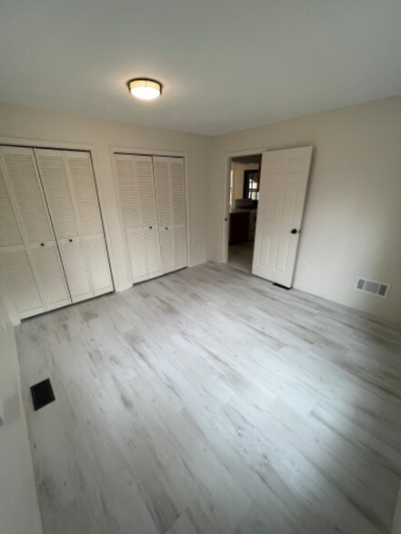 Building Photo - 6848 Whispering Pines Dr