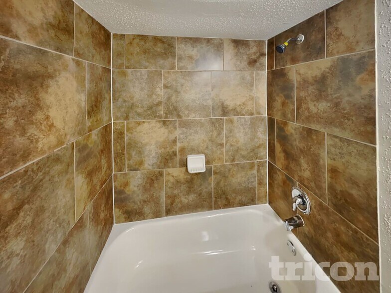 Building Photo - 16710 Forthbridge Ct