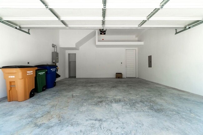 Building Photo - 6121 Sendero Hills Pkwy