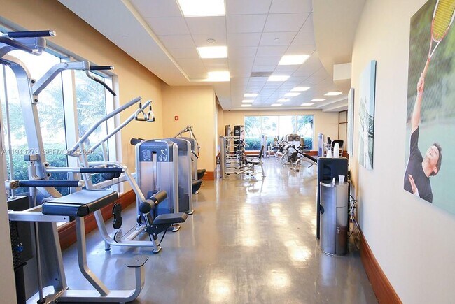 Building Photo - 1050 Brickell Ave