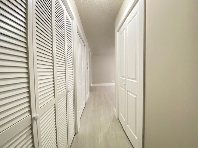 Building Photo - 3 Bedroom Home In Gary