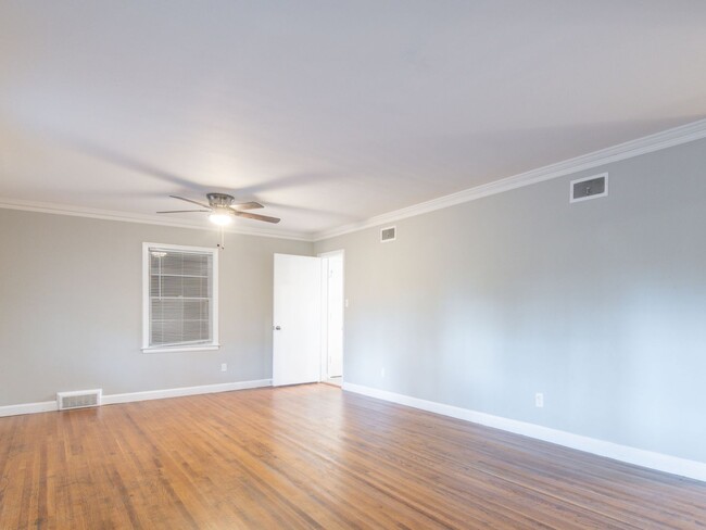 Building Photo - NEWLY RENOVATED - 2BR/1.5BA in Whitehaven!