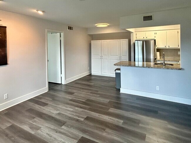 Building Photo - 7154 Golf Colony Ct
