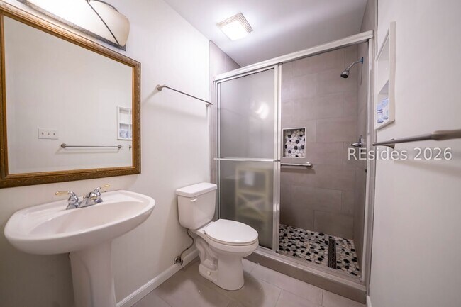 Building Photo - 141 Lamotte Dr