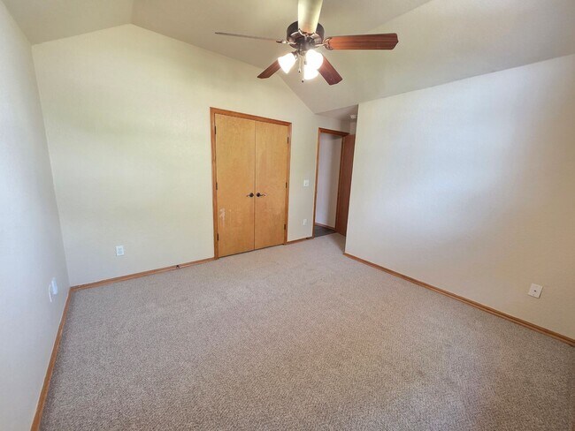 Building Photo - Great Home in Edmond School District + Ref...